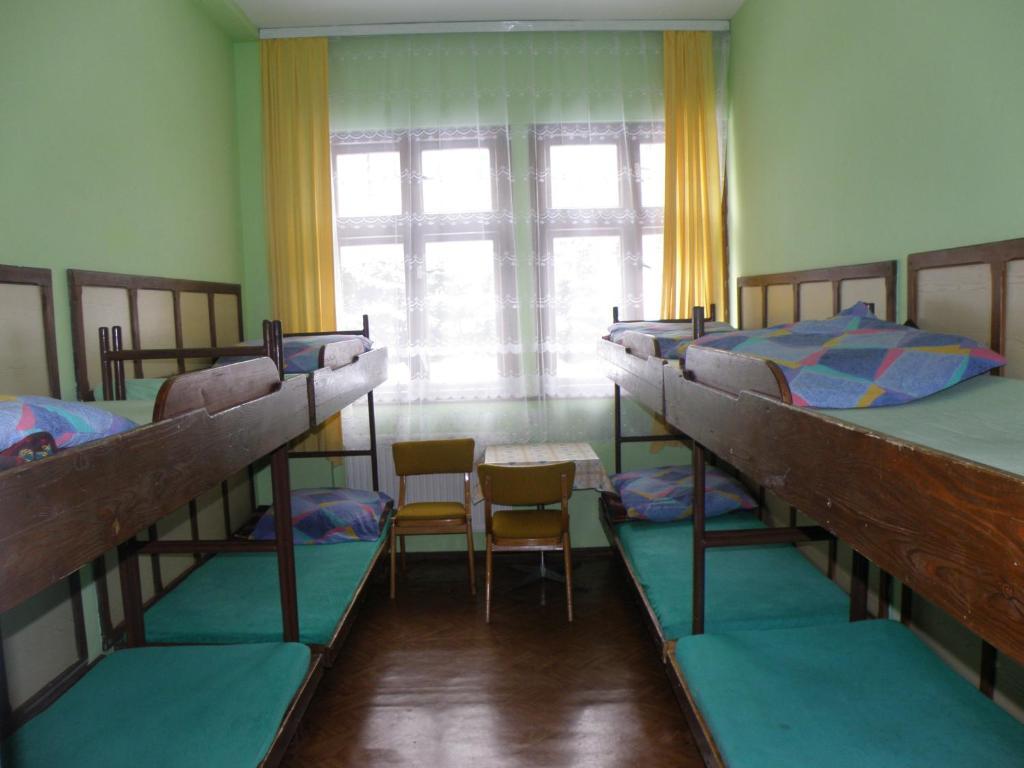 Hostel Szkolne Schronisko Mlodziezowe Zloty Widok Piechowice  Zimmer foto