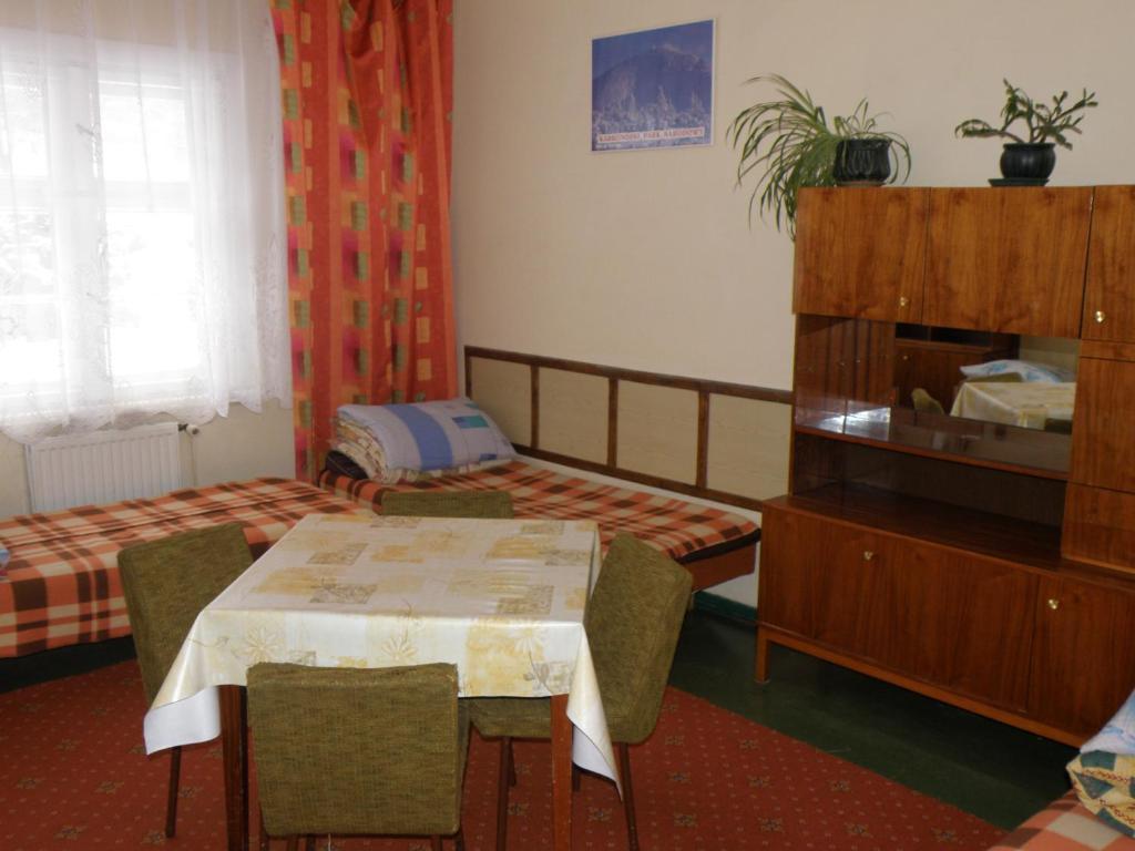 Hostel Szkolne Schronisko Mlodziezowe Zloty Widok Piechowice  Exterior foto
