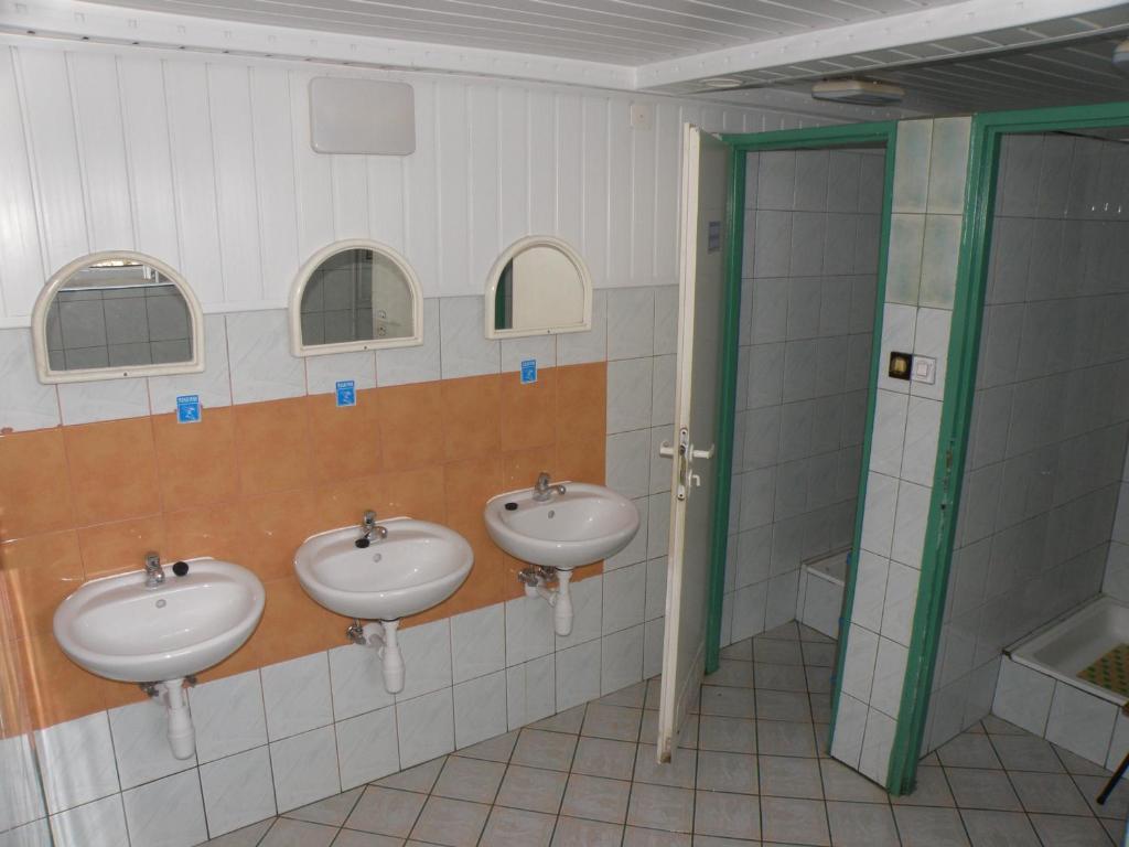 Hostel Szkolne Schronisko Mlodziezowe Zloty Widok Piechowice  Exterior foto