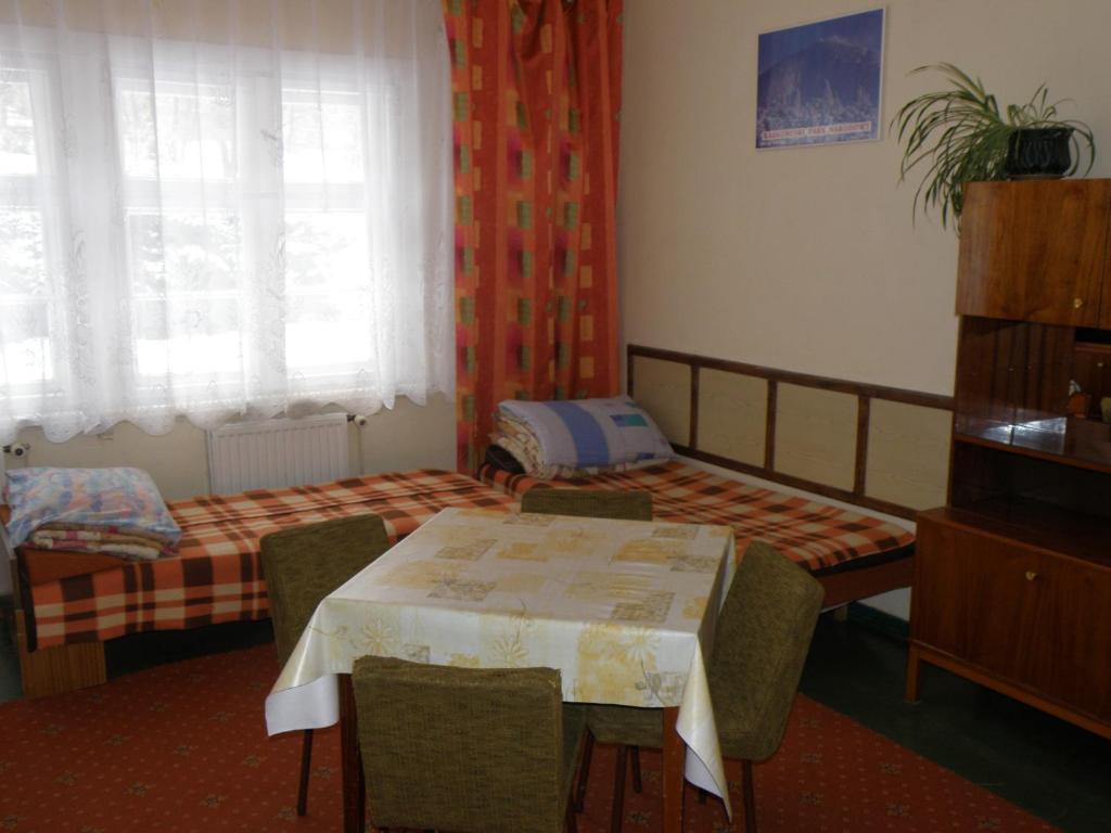 Hostel Szkolne Schronisko Mlodziezowe Zloty Widok Piechowice  Exterior foto
